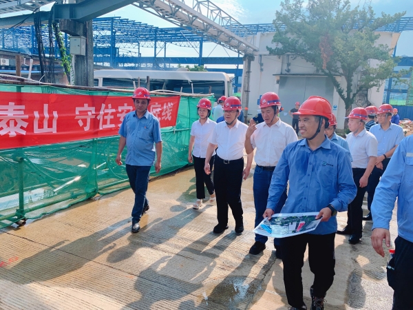 三明市常務(wù)副市長楊興忠調(diào)研三鋼南區(qū)水處理項目.jpg
